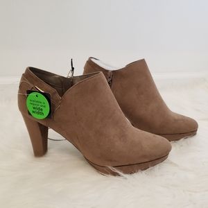 East 5th EF Esme W Tornado Memory foam 7.5 W